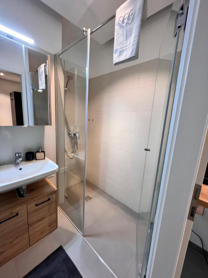 Modern Flat Vienna With Two Rooms Exterior photo